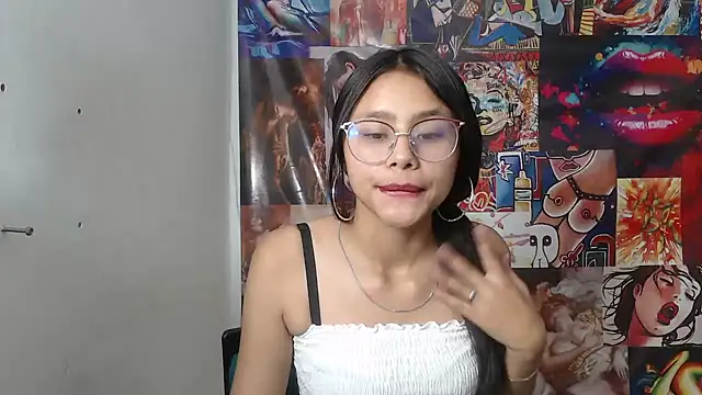 Snapshot of SofieLove_01 chatting on 09/09/25, 09:19 SofieLove 01 online show from 09/09/25, 09:19