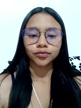 SofieLove 01 online show from 04/12/26, 10:35