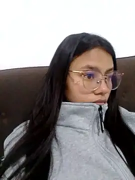 Snapshot of SofieLove_01 chatting on 12/17/25, 08:19 SofieLove 01 online show from 12/17/25, 08:19