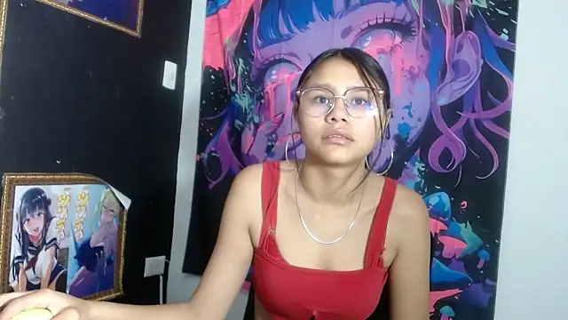 Snapshot of SofieLove_01 chatting on 09/29/25, 09:05 SofieLove 01 online show from 09/29/25, 09:05