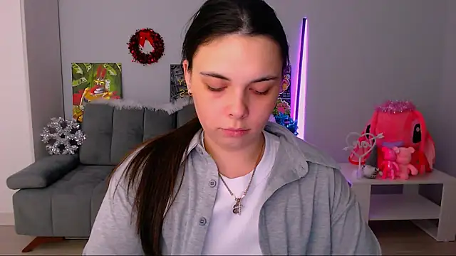 queenofthesense  online show from 11/18/25, 02:42