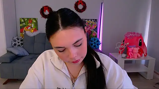 queenofthesense  online show from 12/15/25, 08:42