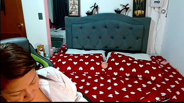 hiilarybrown online show from 05/20/26, 12:51