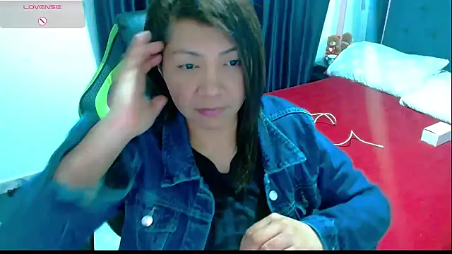 Snapshot of hiilarybrown chatting on 07/13/26, 03:06 hiilarybrown online show from 07/13/26, 03:06