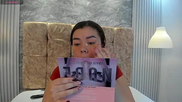 Snapshot of leilapons chatting on 11/16/25, 04:34 leilapons online show from 11/16/25, 04:34