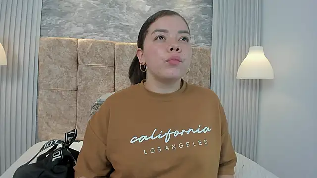 Snapshot of leilapons chatting on 09/14/25, 05:24 leilapons online show from 09/14/25, 05:24