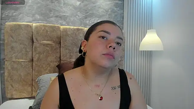 Snapshot of leilapons chatting on 11/14/25, 05:38 leilapons online show from 11/14/25, 05:38