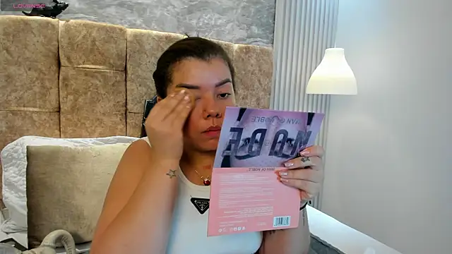 Snapshot of leilapons chatting on 10/31/25, 04:58 leilapons online show from 10/31/25, 04:58