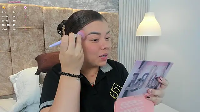 Snapshot of leilapons chatting on 11/10/25, 06:02 leilapons online show from 11/10/25, 06:02