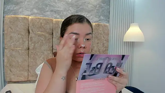 Snapshot of leilapons chatting on 11/06/25, 06:23 leilapons online show from 11/06/25, 06:23