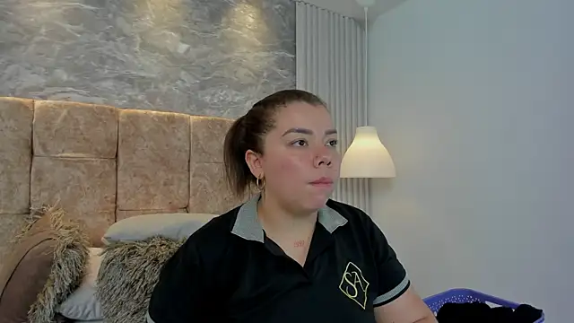 Snapshot of leilapons chatting on 09/19/25, 04:44 leilapons online show from 09/19/25, 04:44