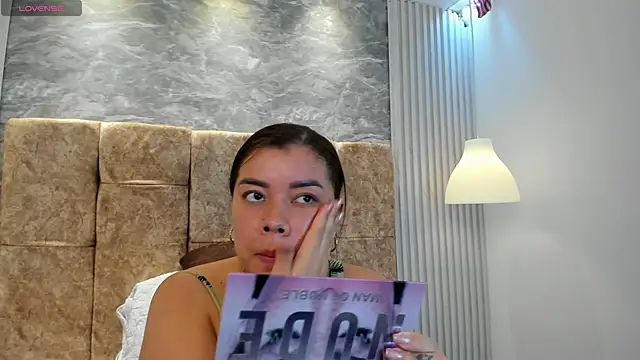 Snapshot of leilapons chatting on 11/01/25, 04:45 leilapons online show from 11/01/25, 04:45