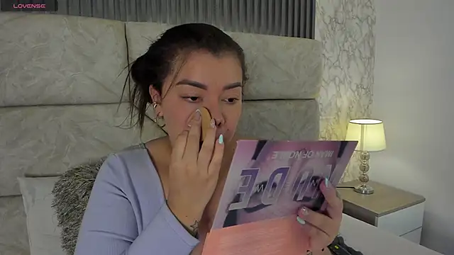 Snapshot of leilapons chatting on 10/21/25, 07:57 leilapons online show from 10/21/25, 07:57