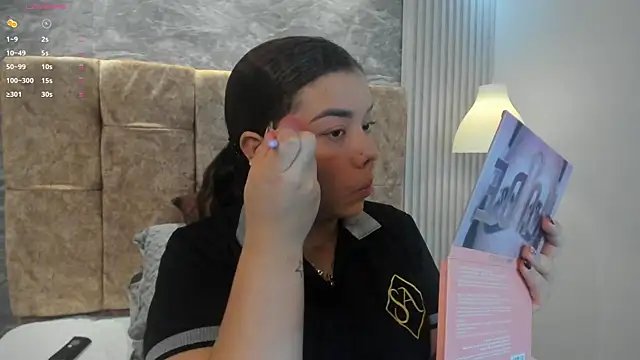 Snapshot of leilapons chatting on 11/15/25, 06:01 leilapons online show from 11/15/25, 06:01