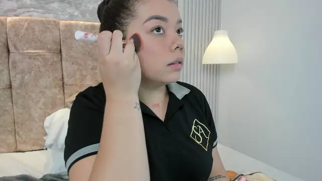 Snapshot of leilapons chatting on 10/05/25, 04:31 leilapons online show from 10/05/25, 04:31