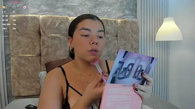 Snapshot of leilapons chatting on 11/23/25, 05:45 leilapons online show from 11/23/25, 05:45