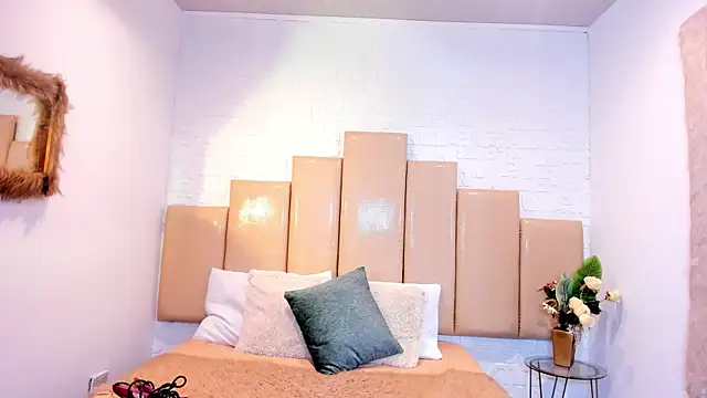 salem rose online show from 11/27/25, 08:09