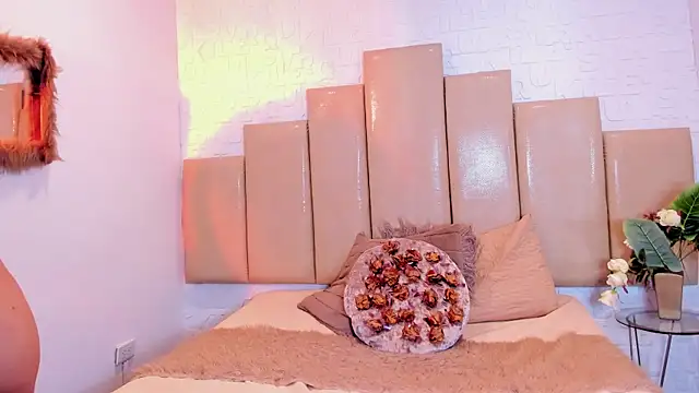 salem rose online show from 11/11/25, 08:14