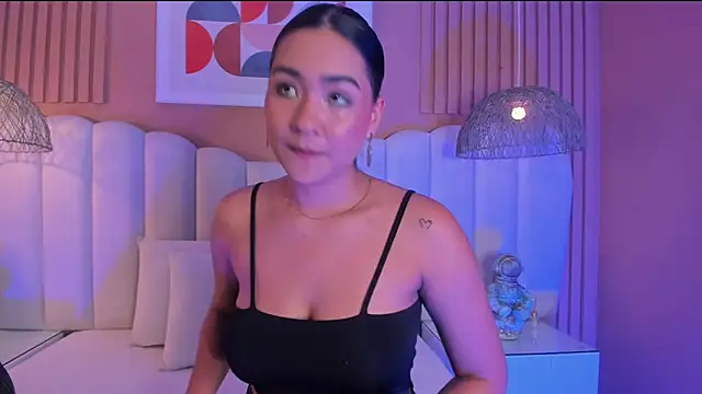 noa moon online show from 12/19/25, 02:04