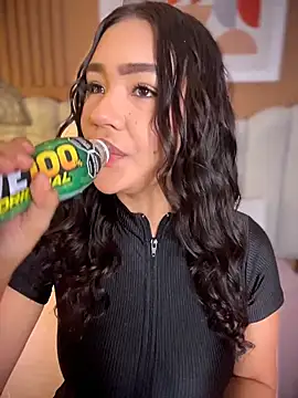 Snapshot of noa_moon chatting on 02/04/26, 02:39 noa moon online show from 02/04/26, 02:39