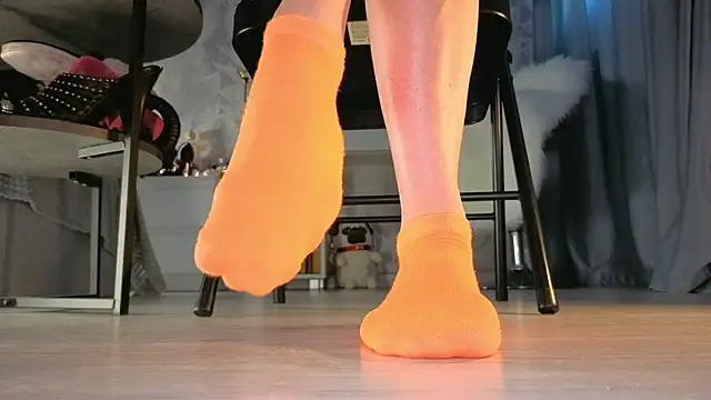 Feet Heelss online show from 10/17/25, 12:18