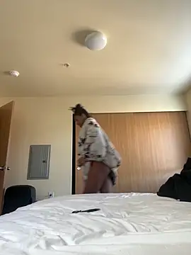 Mercedeszzz online show from 12/22/25, 08:31