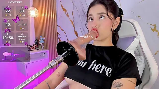 alissaowens  online show from 11/29/25, 10:26