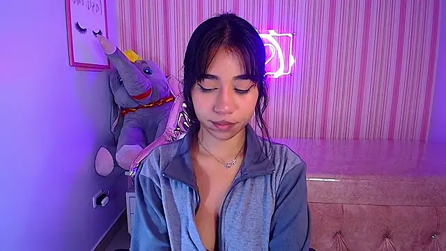 Snapshot of cristal11_ch chatting on 10/07/25, 11:00 cristal11 ch online show from 10/07/25, 11:00