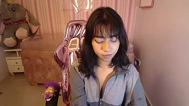 Snapshot of cristal11_ch chatting on 09/15/25, 10:54 cristal11 ch online show from 09/15/25, 10:54