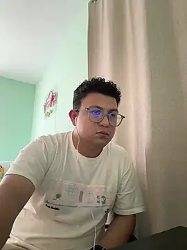 Snapshot of JaviSala chatting on 05/04/26, 09:17 JaviSala online show from 05/04/26, 09:17