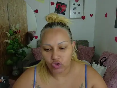 laleska montenegro online show from 02/03/26, 04:32