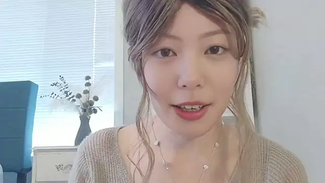 Nana with online show from 04/21/26, 08:04