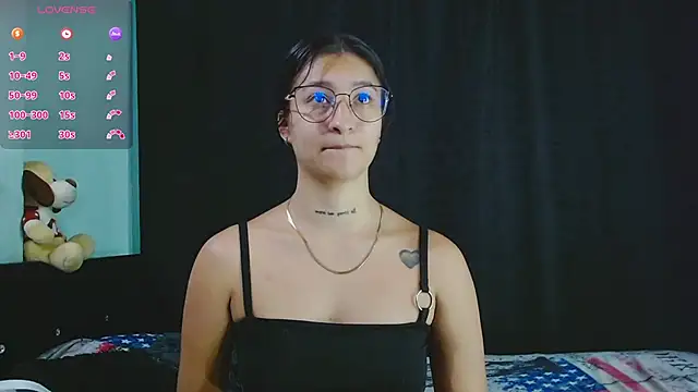 EVAH LEE  online show from 10/05/25, 03:19