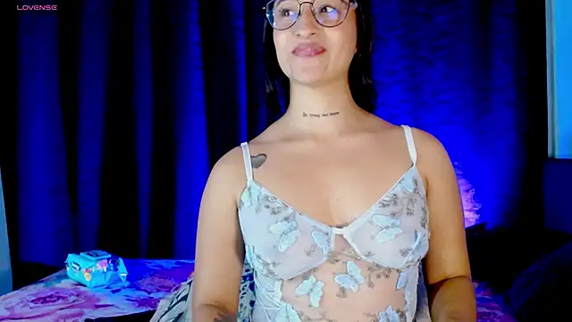 EVAH LEE  online show from 11/27/25, 04:02