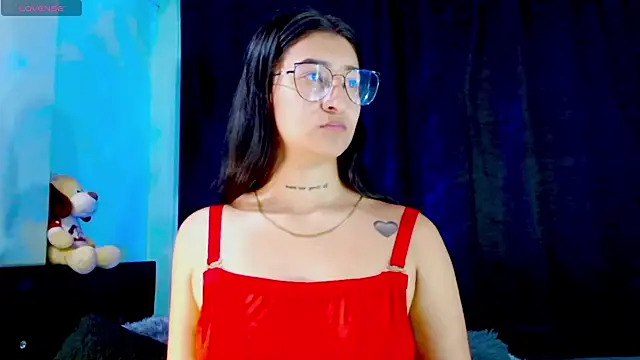 EVAH LEE  online show from 10/16/25, 03:37