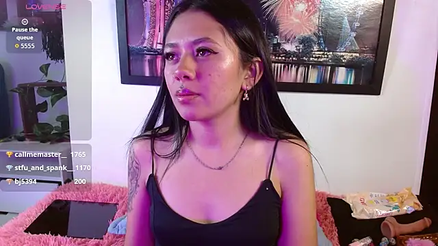 hellenngp online show from 11/25/25, 07:47