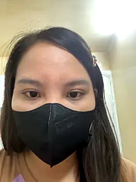 Snapshot of -Mie-xxx chatting on 10/05/25, 08:54 -Mie-xxx online show from 10/05/25, 08:54