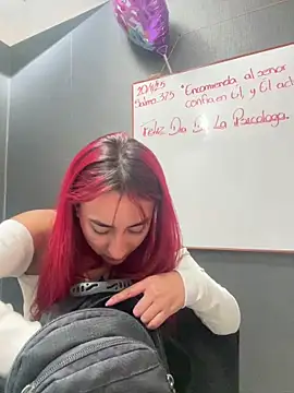 Snapshot of JuliethaDemon_ chatting on 11/21/25, 01:21 JuliethaDemon online show from 11/21/25, 01:21