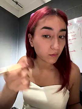 Snapshot of JuliethaDemon_ chatting on 10/31/25, 12:46 JuliethaDemon online show from 10/31/25, 12:46