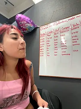 Snapshot of JuliethaDemon_ chatting on 11/14/25, 12:09 JuliethaDemon online show from 11/14/25, 12:09