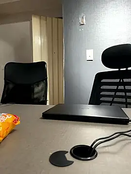 Snapshot of JuliethaDemon_ chatting on 01/12/26, 12:56 JuliethaDemon online show from 01/12/26, 12:56