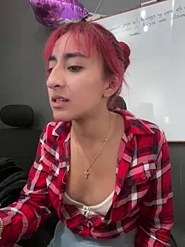 Snapshot of JuliethaDemon_ chatting on 01/17/26, 01:47 JuliethaDemon online show from 01/17/26, 01:47