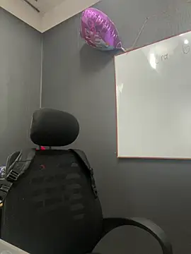 Snapshot of JuliethaDemon_ chatting on 02/06/26, 01:29 JuliethaDemon online show from 02/06/26, 01:29