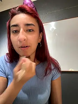 Snapshot of JuliethaDemon_ chatting on 10/23/25, 01:10 JuliethaDemon online show from 10/23/25, 01:10