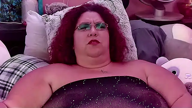 Snapshot of lil-gemini-hippy chatting on 10/06/25, 02:46 lil-gemini-hippy online show from 10/06/25, 02:46