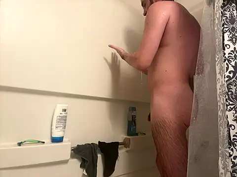 Snapshot of straightguy2233 chatting on 09/18/25, 01:52 straightguy2233 online show from 09/18/25, 01:52