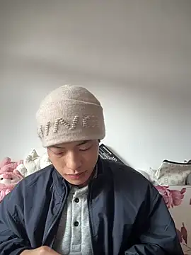 Snapshot of junjun1189 chatting on 02/13/26, 08:58 junjun1189 online show from 02/13/26, 08:58