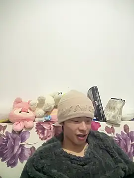 Snapshot of junjun1189 chatting on 02/14/26, 12:27 junjun1189 online show from 02/14/26, 12:27