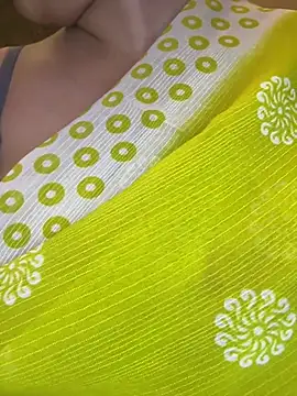 annanya01 online show from 04/18/26, 03:36