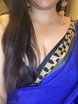 annanya01 online show from 04/18/26, 03:31